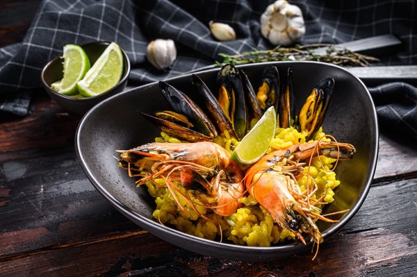 Can You Make a Flavorful Spanish Paella with a Perfect Socarrat at Home?